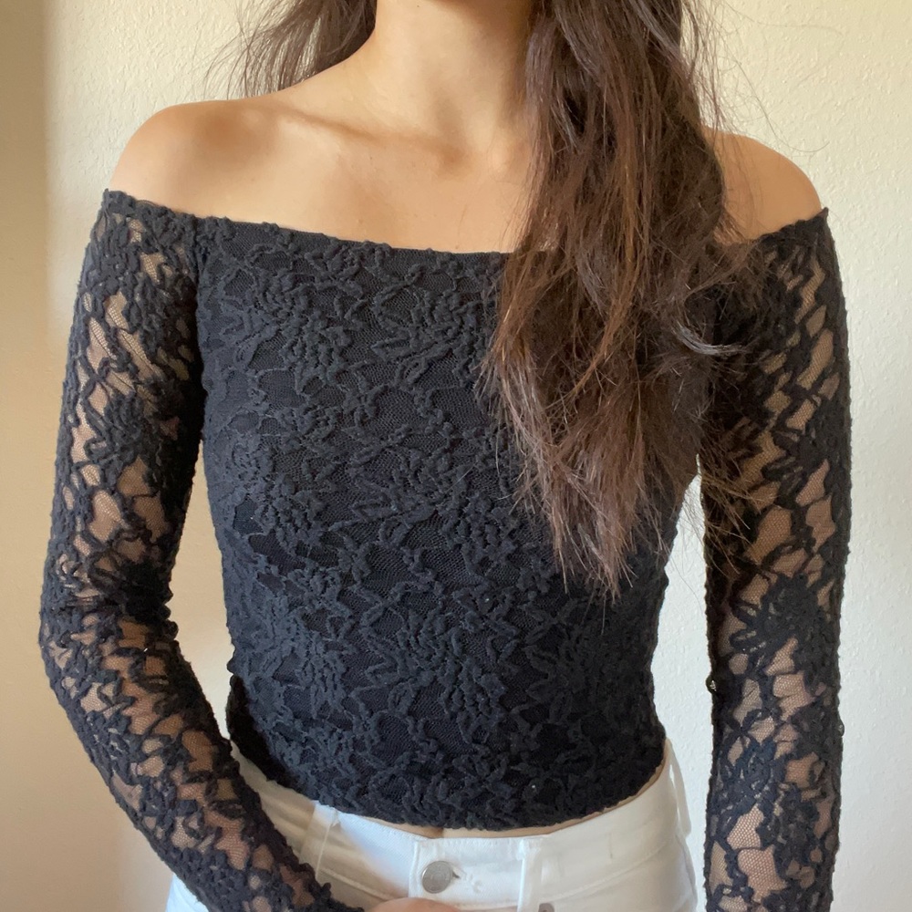 UO Black Lace Longsleeve Crop Top